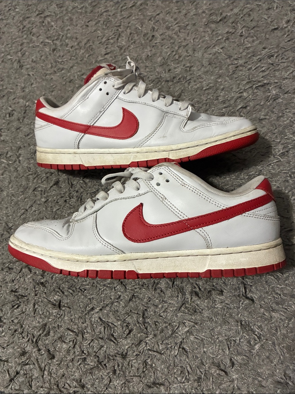 Nike dunk low varsity red